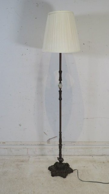 Mid-20th century floor lamp (1 of 4)