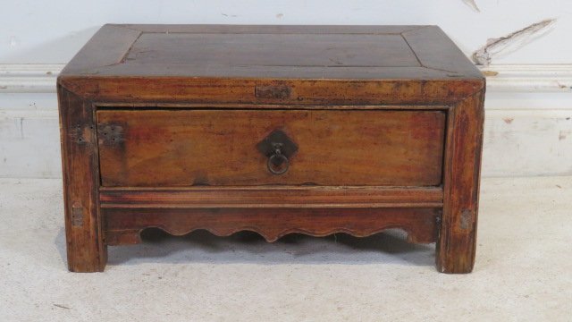 Early 19th century pine tabletop Bible box with dovetailed drawer (1 of 9)