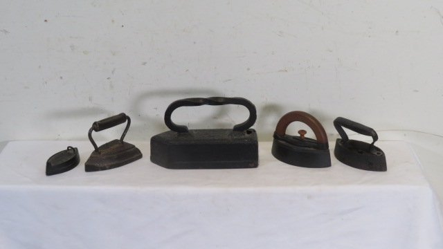 Group of 5 cast iron irons (1 of 4)