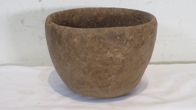 Primitive burl bowl (1 of 4)