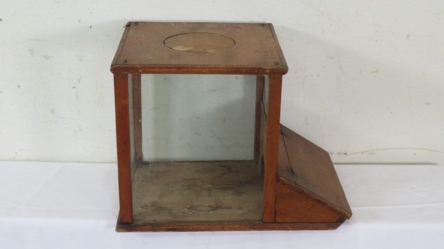 Old General Store cracker case - wood and glass (1 of 5)