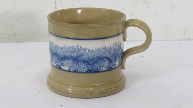Yellow ware mug with blue seaweed decoration (1 of 4)