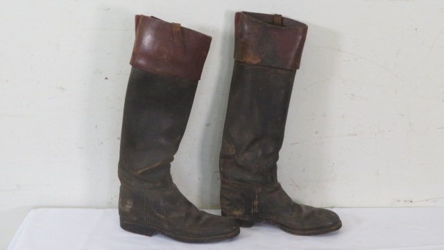 Pair of men's leather riding boots (1 of 5)