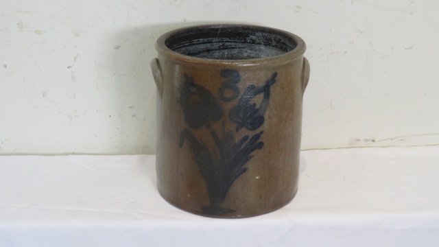 Early 3-gall stoneware jar with blue decorated tulips (1 of 5)