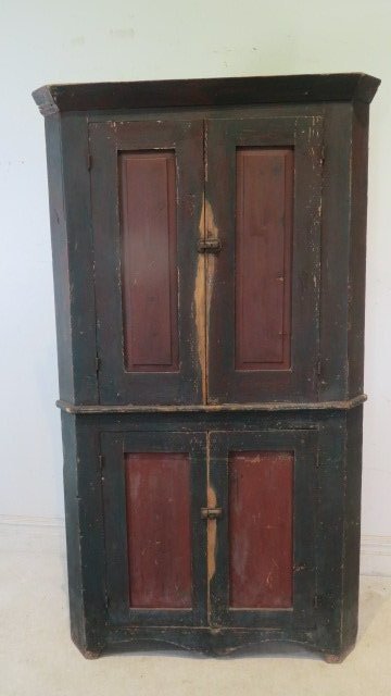 19th century pine blind door 1 pc. corner cupboard in black and red graininig (1 of 6)