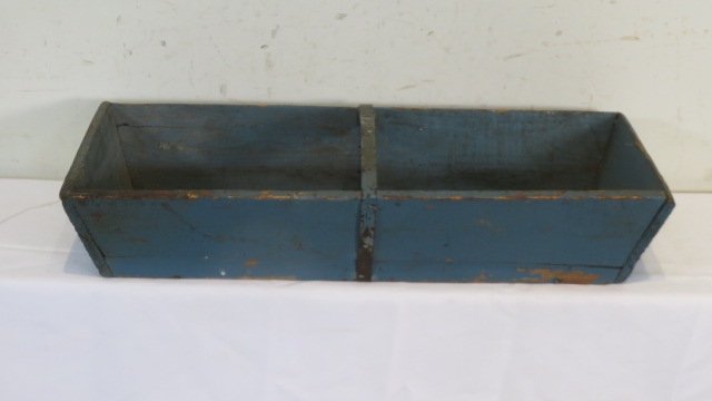 Painted blue wood carrier (1 of 4)