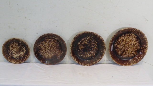 4 attr. Bennington yellow ware pie plates (1 of 5)