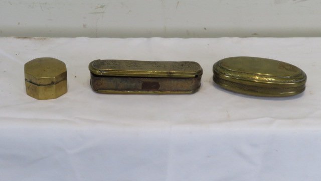 3-18th century brass snuff boxes (1 of 6)