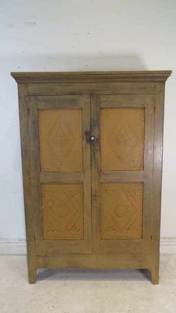 Painted pine tin door pie safe (1 of 5)