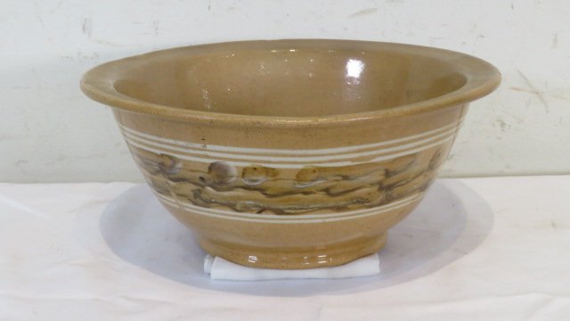 Yellow ware crock bowl with mocha decoration (1 of 6)