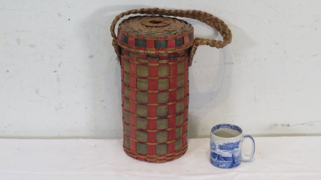 New England Native American yarn basket (1 of 4)