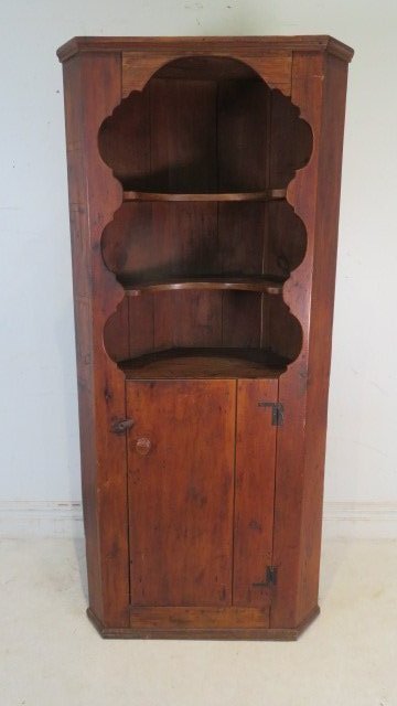 18th century pine New England diminutive open top corner cupboard (1 of 7)