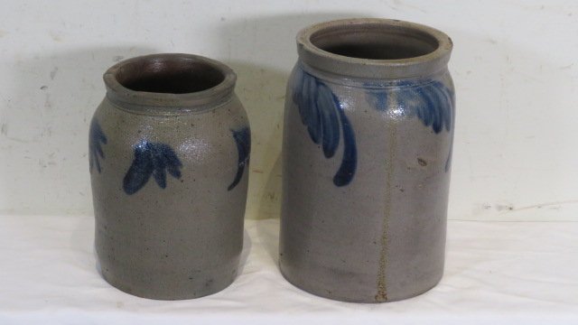 2 unmarked PA stoneware jars with blue decorations (1 of 4)
