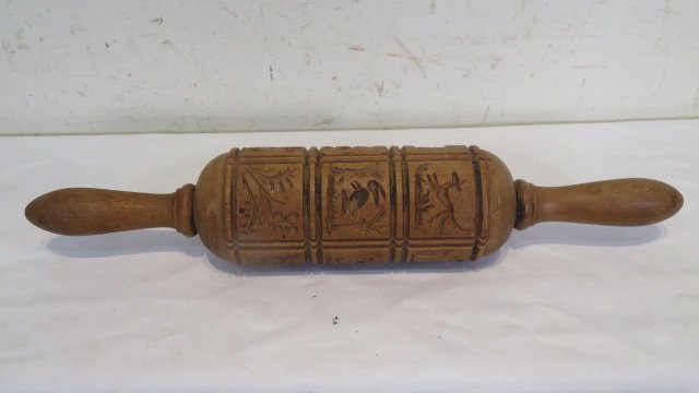 Early wood springerle rolling pin (1 of 8)