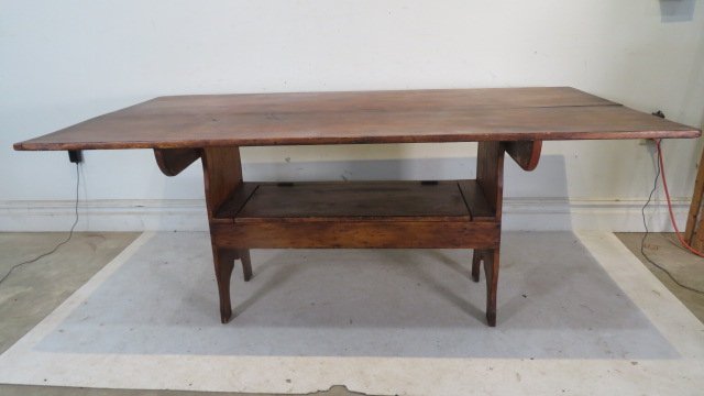 Early 19th century large pine hutch table (1 of 7)