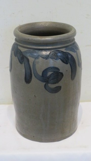 Eastern Pa. decorated stoneware jar (1 of 4)