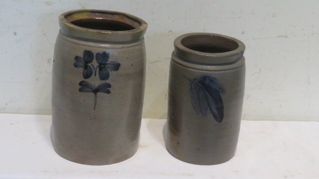 2 Eastern PA stoneware jars with blue decoration (1 of 9)