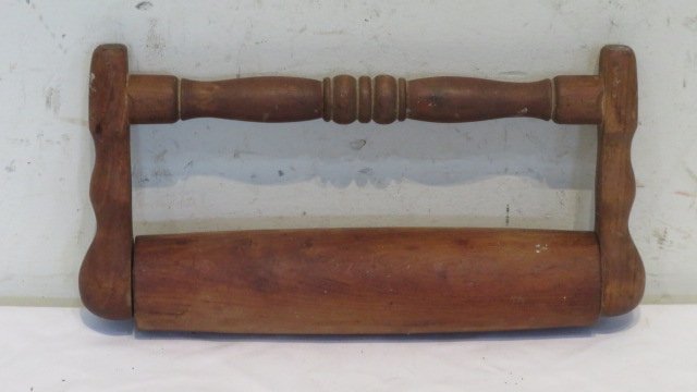 Shaker style rolling pin with handle (1 of 2)