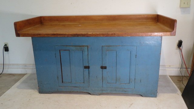 Doris' kitchen island (1 of 7)