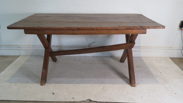 Large 19th century walnut sawbuck table (1 of 4)