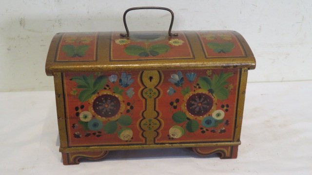 Late 19th-early 20th cent. paint decorated pine miniature box (1 of 8)