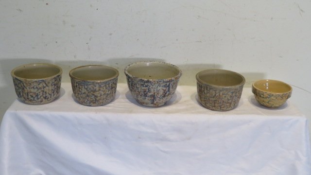 Group of 5 stoneware Red Wing spongeware crock bowls (1 of 6)