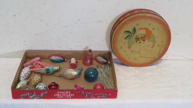 Group of vintage Christmas items (1 of 7)