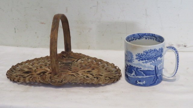 Miniature flower gathering basket (1 of 5)