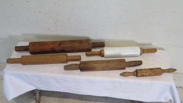 Group of 5 old rolling pins (1 of 2)