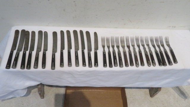 27 pcs of flatware with wood handles (1 of 5)