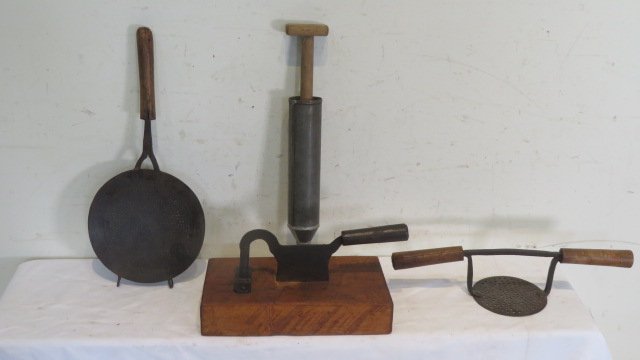 Group of 4 kitchen primitives (1 of 7)