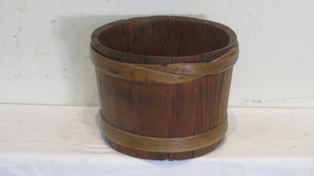 Wooden pail with wood bands (1 of 6)