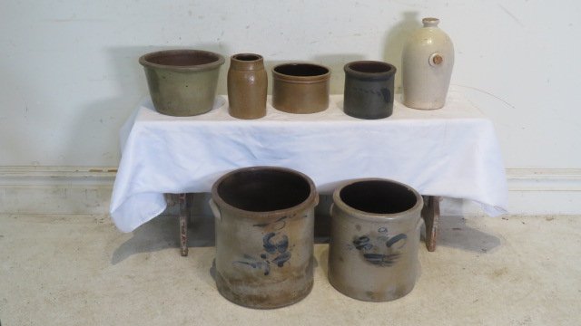 Group of 7 stoneware items (1 of 6)