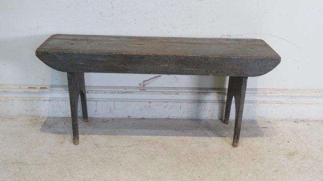 Late 19th century pine bench in old gray paint (1 of 4)