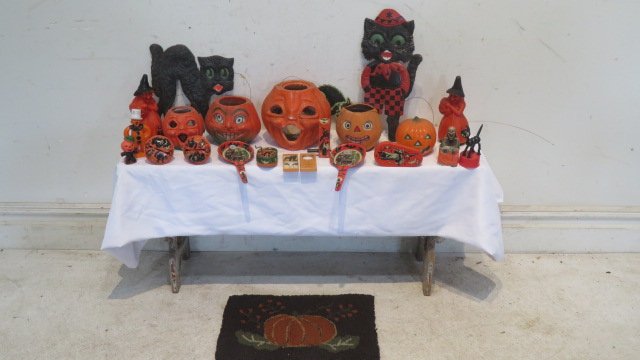 Group of 23 vintage Halloween items (1 of 10)