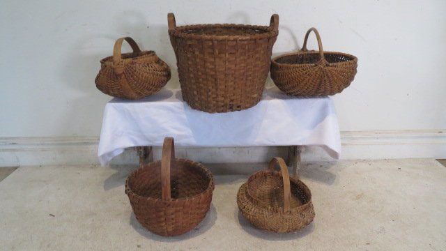 Group of 5 splint baskets with wooden handles (1 of 2)