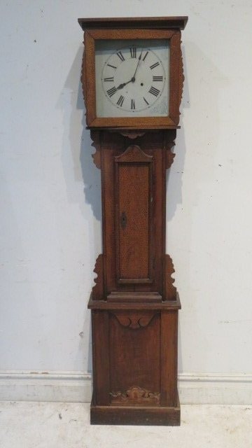 Oak tall clock (1 of 7)