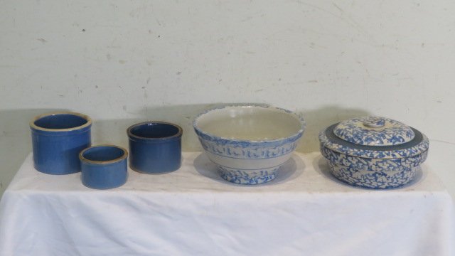 Group of 5 pcs of blue and spongeware pottery (1 of 7)