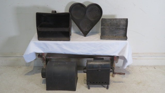 Group of 5 tin items (1 of 6)