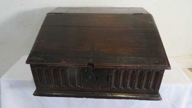Late 16th or early 17th century oak counter desk (1 of 9)