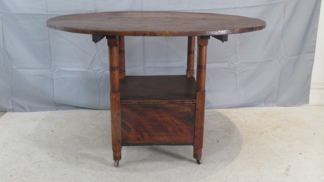 Early 19th century maple New England paint decorated hutch table (1 of 5)