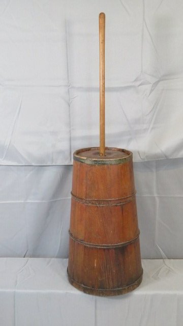 Pine dasher churn with metal bands (1 of 4)