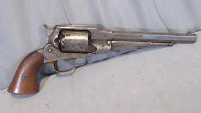 Remington 1858 New Model .44 cal. revolver: Civil War era Remington New Model 1858 percussion .44 cal. revolver, walnut grips, 6 1/2" bbl., 14' overall length, serial #47605
