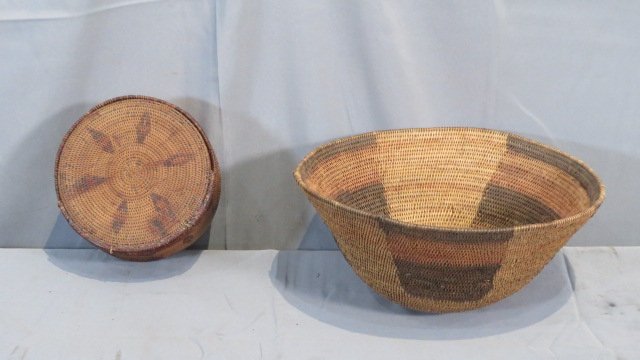 2 Southwest Native American woven baskets (1 of 9)