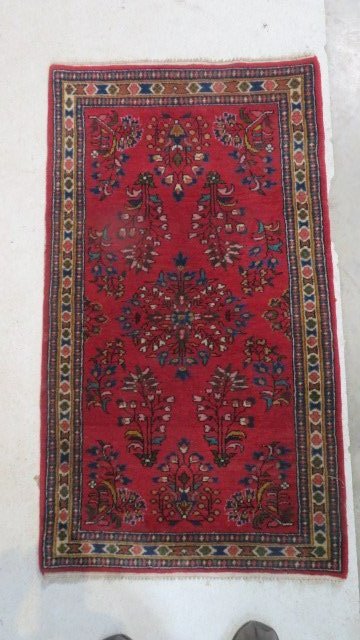Mid-20th century Sarouk hand-woven oriental rug (1 of 5)