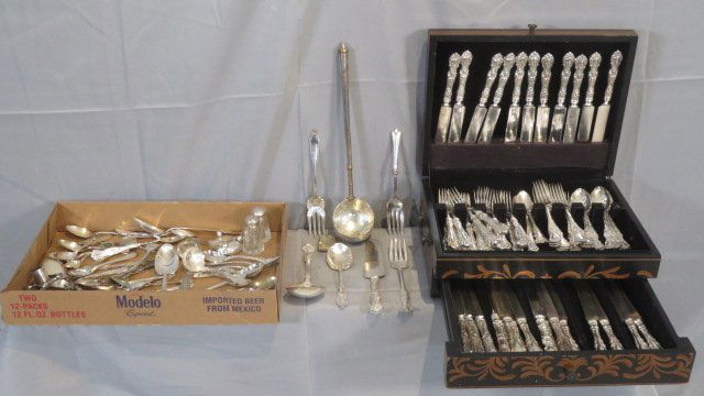 Approximately 112 pieces of old silverplate flatware (1 of 7)