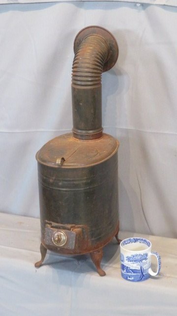 Salesman sample tin wood stove (1 of 4)