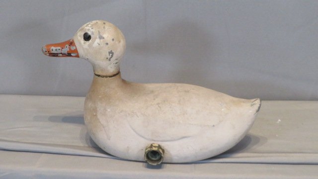 Duck lawn sprinkler (1 of 5)