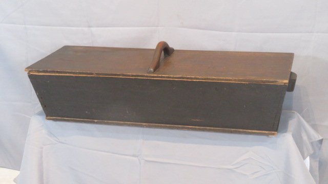 19th century large poplar dovetailed dough box in old green paint (1 of 5)