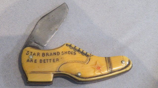 Early 20th century pocketknife advertising Star Brand Shoes (1 of 3)